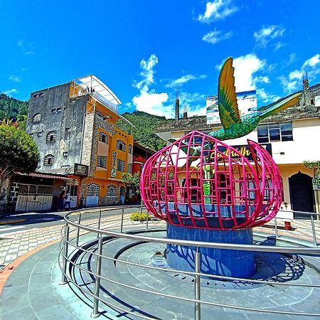 Hostal Amazonia y sol Baños Esterno foto