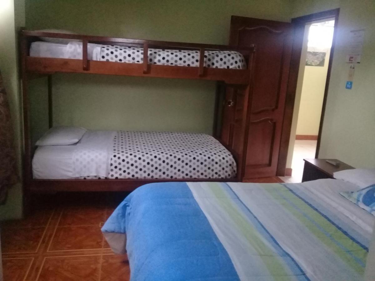 Hostal Amazonia y sol Baños Esterno foto