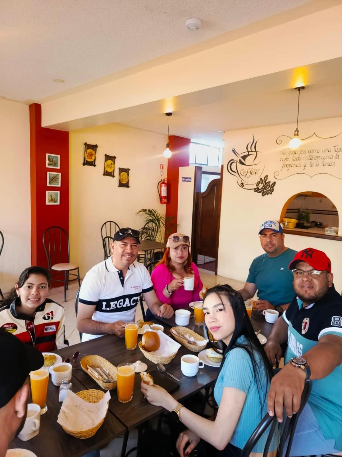 Hostal Amazonia y sol Baños Esterno foto