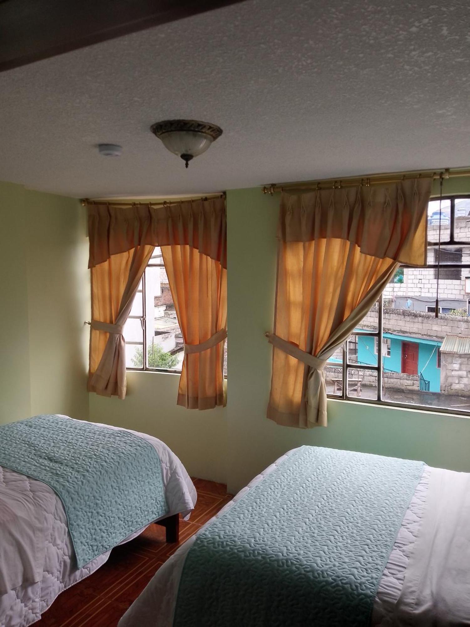 Hostal Amazonia y sol Baños Esterno foto