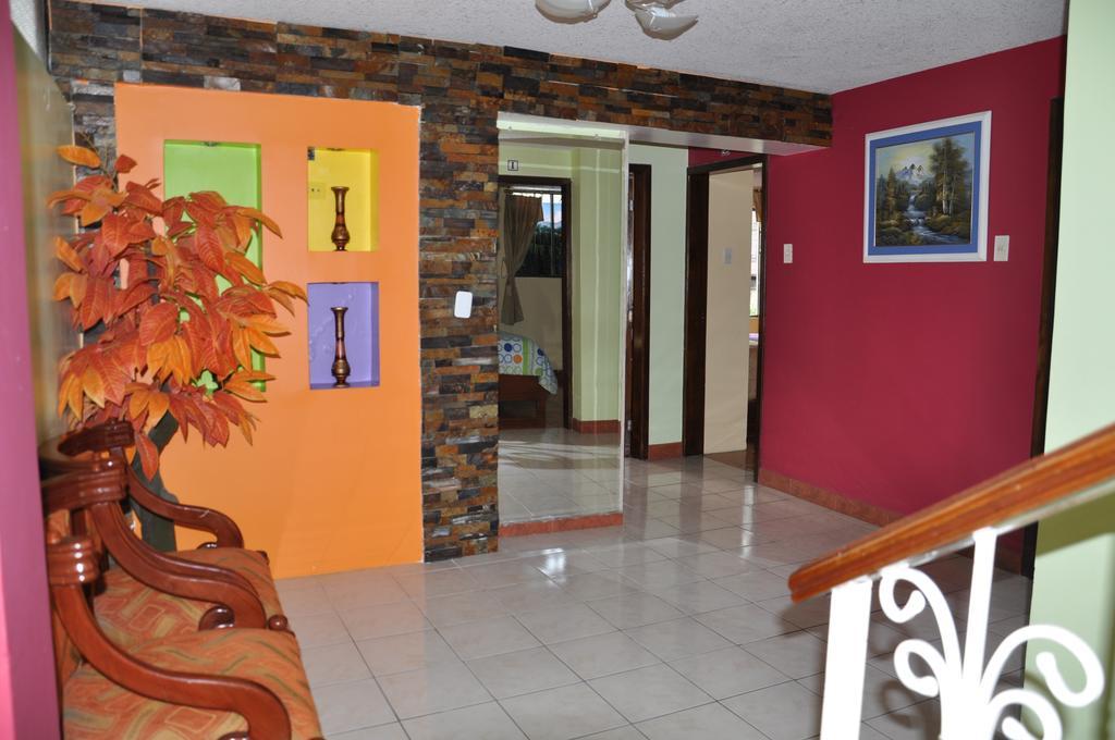 Hostal Amazonia y sol Baños Esterno foto
