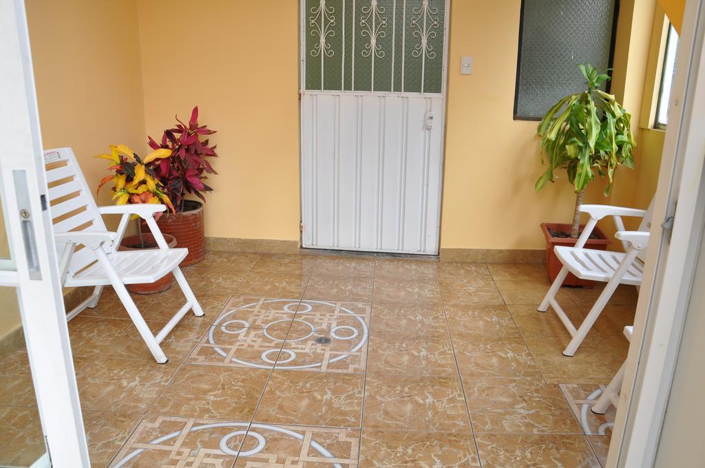 Hostal Amazonia y sol Baños Esterno foto