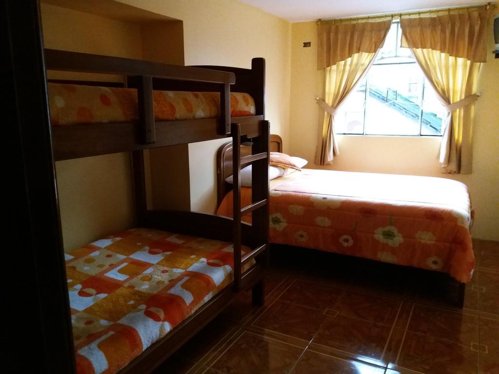 Hostal Amazonia y sol Baños Esterno foto