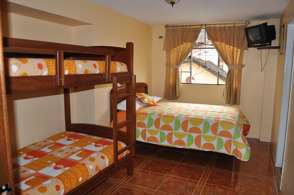 Hostal Amazonia y sol Baños Esterno foto
